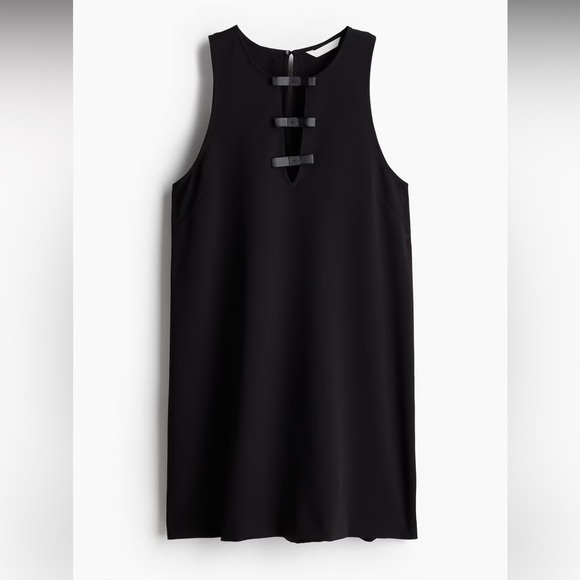 H&M Dresses & Skirts - Bow-Detail Dress